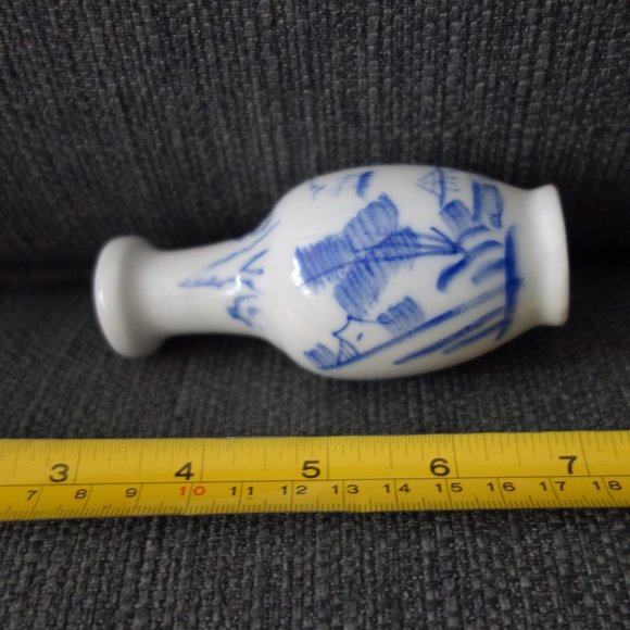 Mini Ceramic Vases (Includes Two of Each Style,  4 in Total) - Picture 7 of 14